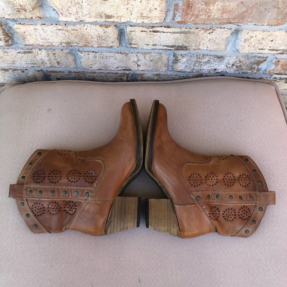 Dingo 7" Roni Women's Comfort Casual Studded Cut Out Block Heel Tan Boots 7.5 M - Picture 7 of 16